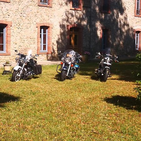 Les Chambres D'Hotes De La Frissonnette Auzelles Exterior foto